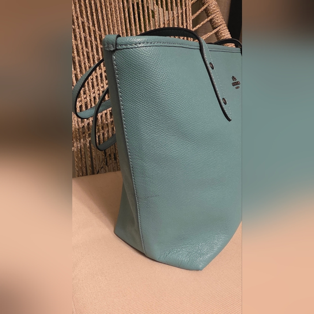 Coach Leather Blue Tote Bag Gunmetal Hardware - Picture 7 of 7